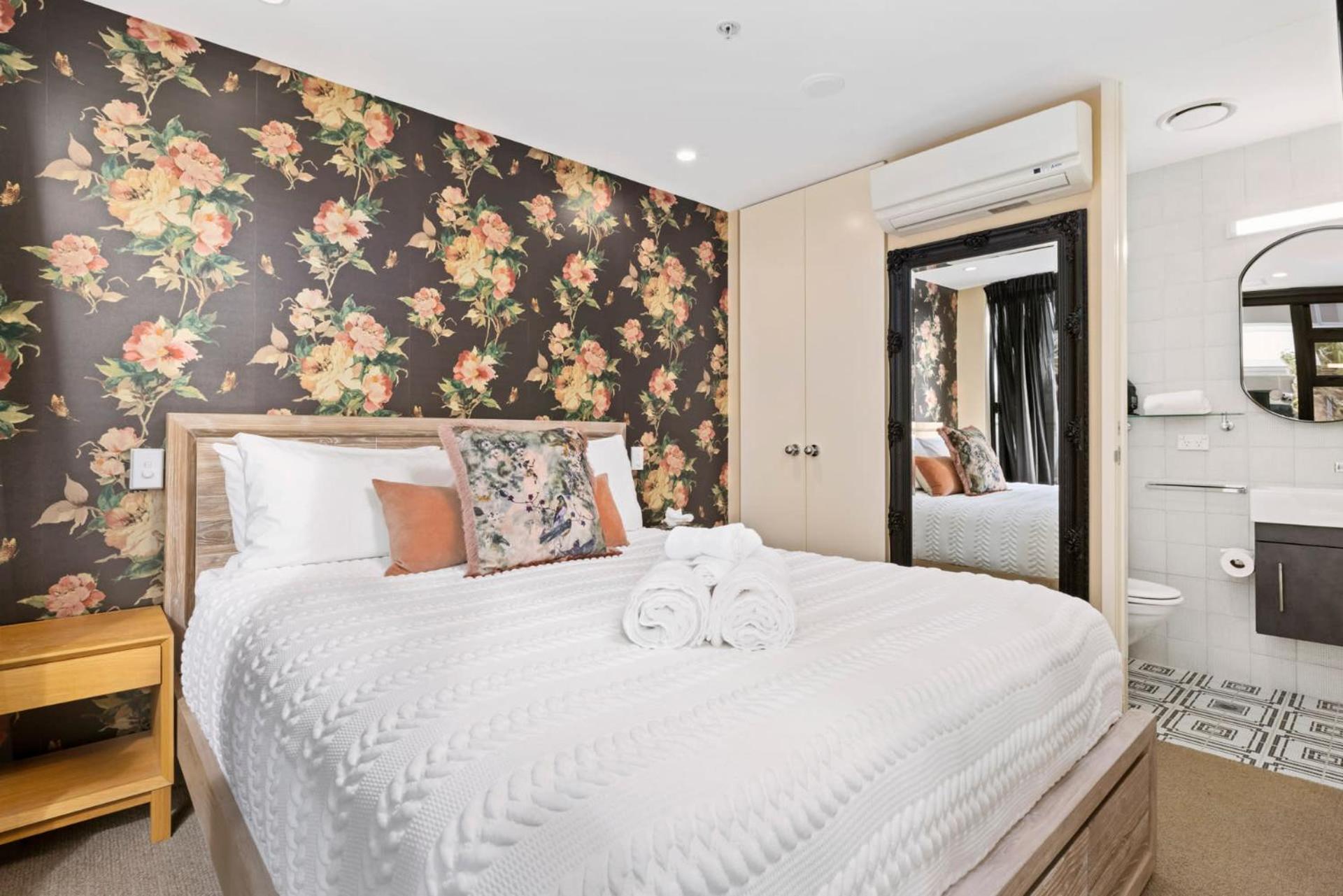 Marvelous Downtown Apartment Moments From Main Beach With Heated Pool, Gym And Parking Mount Maunganui Exterior photo